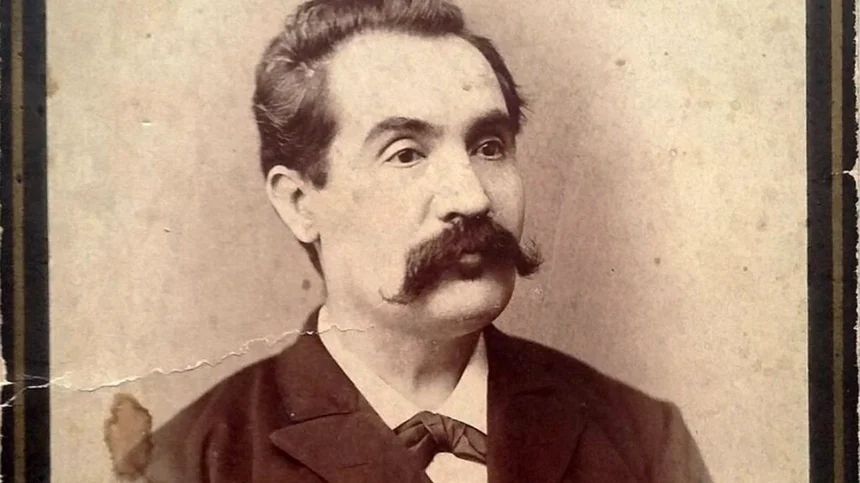 Mihai Eminescu așa cum apare el în fotografiile Muzeului ”Mihai Eminescu” din Iași.