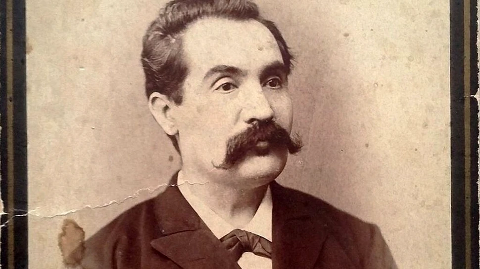 Mihai Eminescu așa cum apare el în fotografiile Muzeului ”Mihai Eminescu” din Iași.