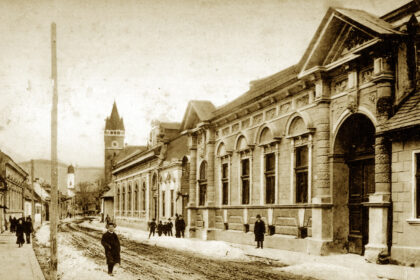 Grădinița cu program prelungit Ion Creangă din Baia Mare, situată în centrul istoric al orașului. Imagine din arhiva Muzeului Județean de Istorie și Arheologie.