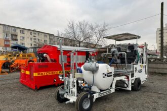 Echipamente pentru întreținerea drumurilor din județul Maramureș achiziționate cu fonduri europene.