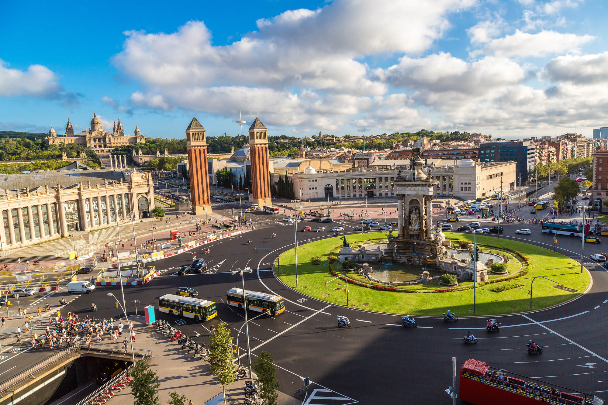 Plaça d’Espanya din Barcelona, una dintre principalele atracții turistice ale orașului din Spania