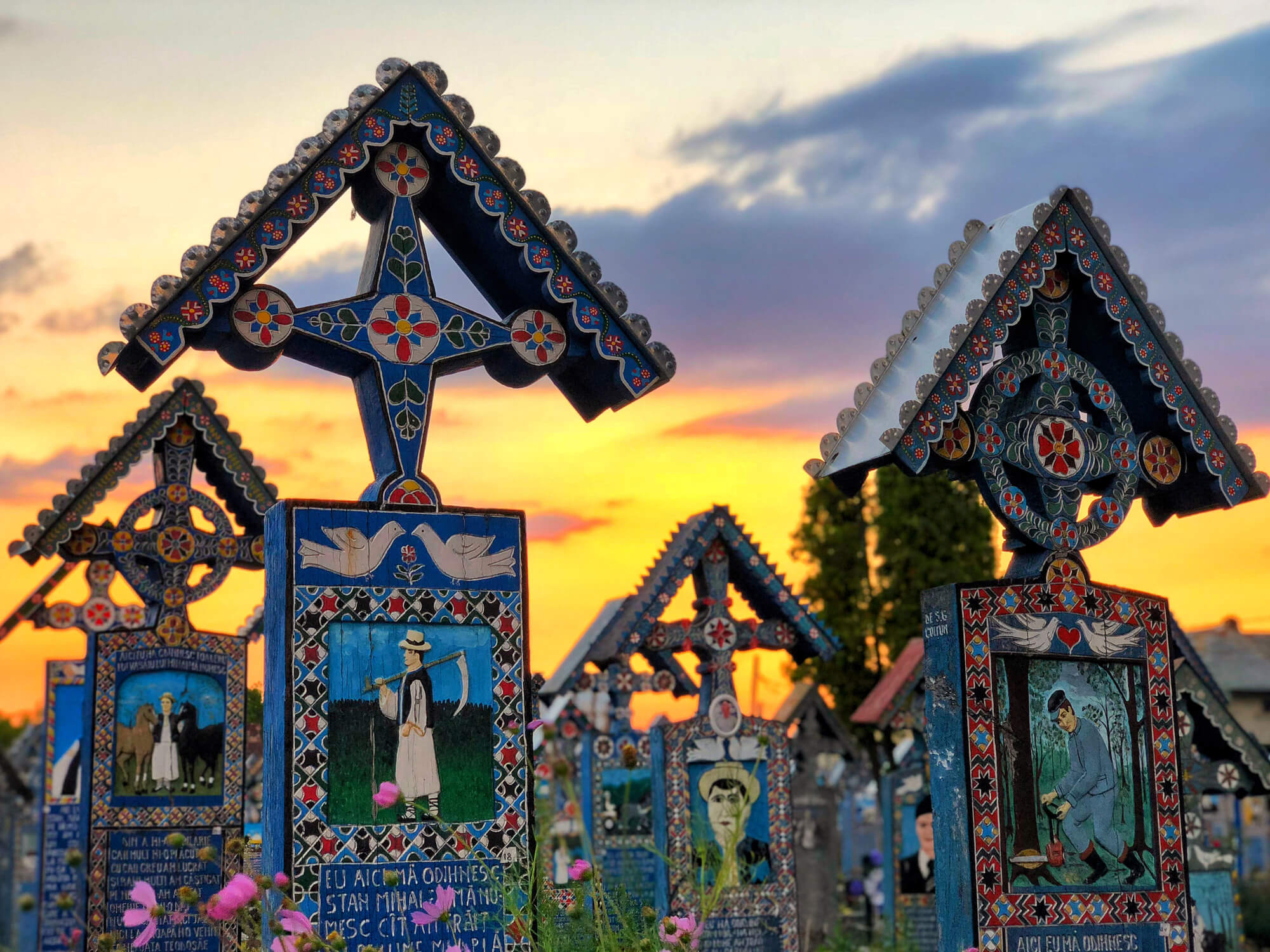 Cimitirul Vesel din Sapanta Maramures prezentat intr-o publicatie din Kazahstan