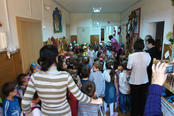 carnavalul toamnei la gradinita 28 baia mare 1