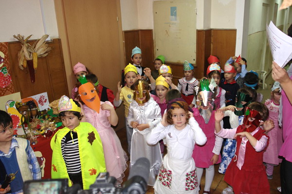 carnavalul toamnei la gradinita 28 baia mare 10