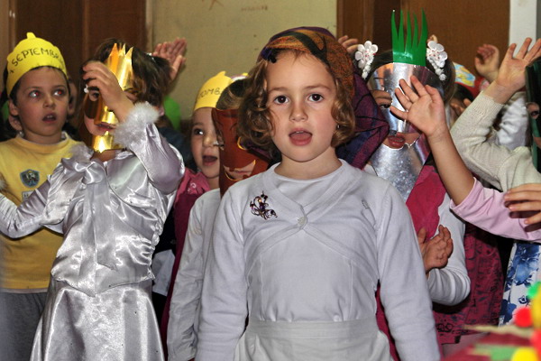 carnavalul toamnei la gradinita 28 baia mare 11