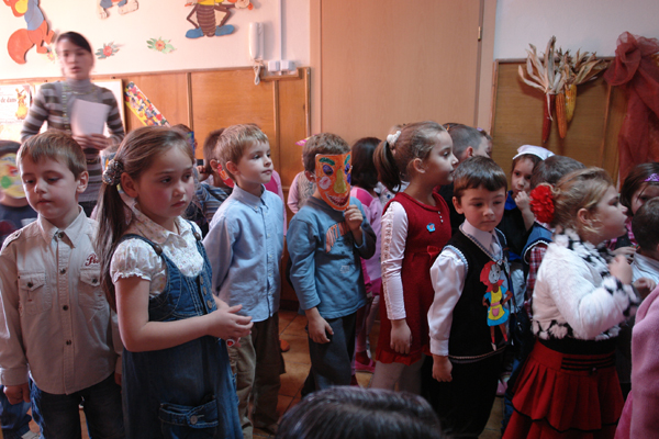 carnavalul toamnei la gradinita 28 baia mare 14