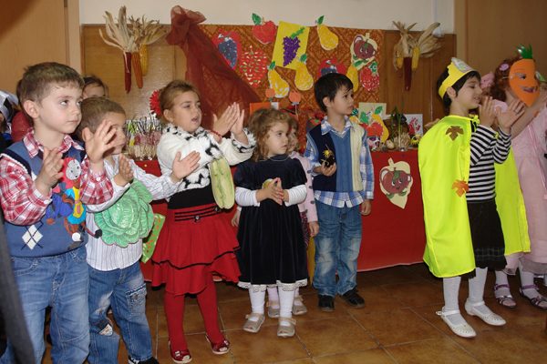 carnavalul toamnei la gradinita 28 baia mare 19