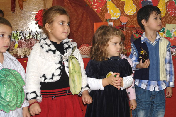 carnavalul toamnei la gradinita 28 baia mare 20