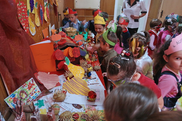 carnavalul toamnei la gradinita 28 baia mare 23