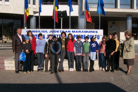 elevii scolii din sasar, la biblioteca petre dulfu 0