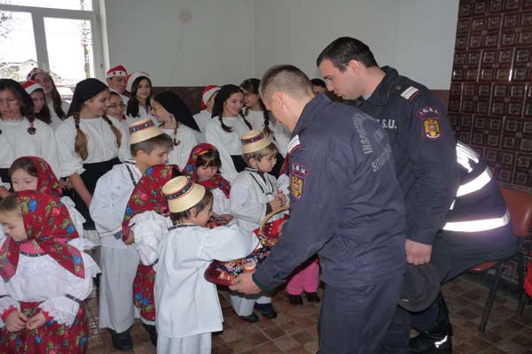 colindatori pompieri 2