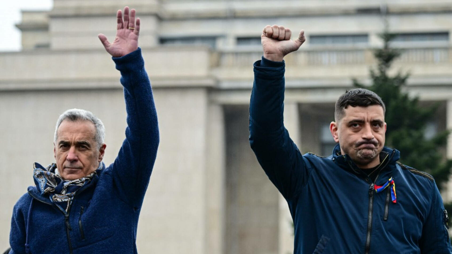 Călin Georgescu și George Simion recunoscuți pentru faptul că manipulează alegătorii.