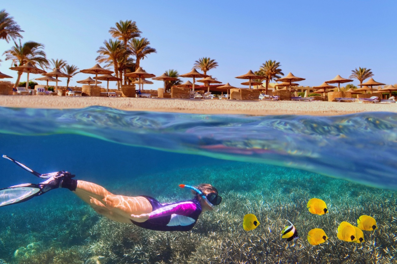 Copiii și adolescenții pot face snorkeling în Hurghada, marea abundând în pești colorați și corali.
