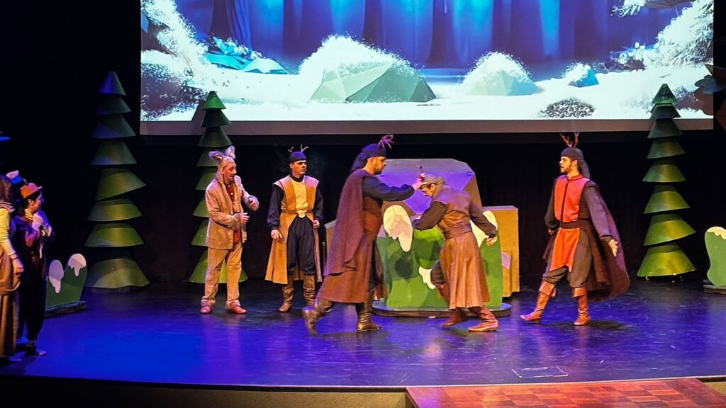 distributie spectacol bambi baia mare scena decor teatru