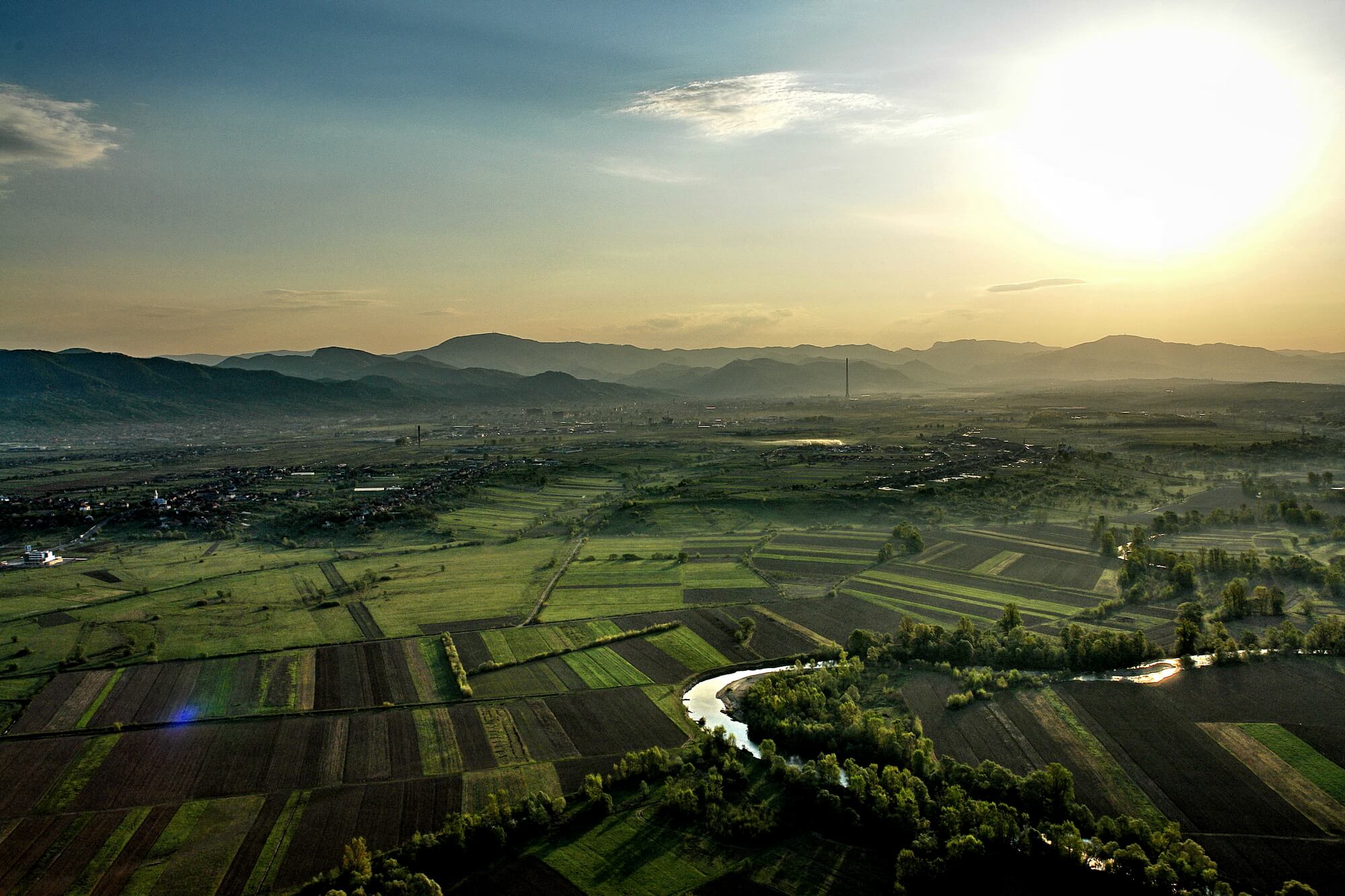 Zona Recea – râul Lăpuș, pe unde va trece centura mare Baia Mare, imagine aeriană realizată din balon