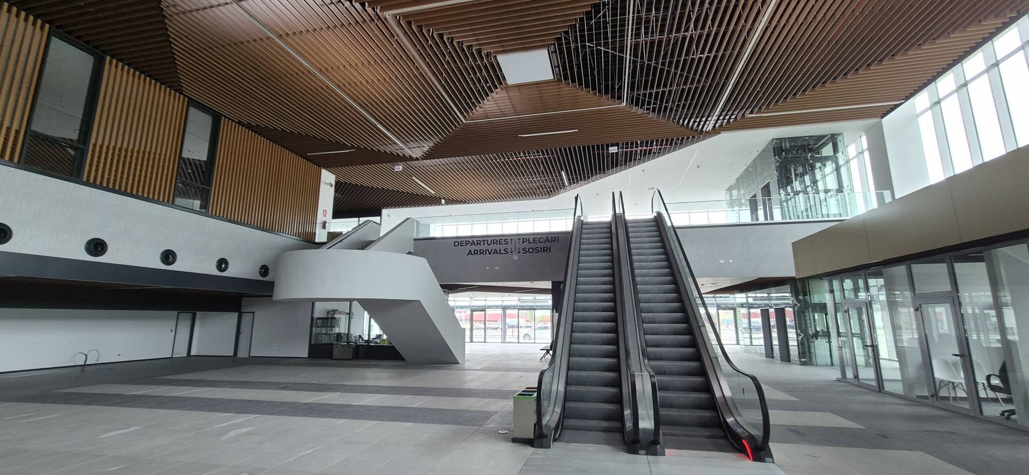 terminal aeroport Baia Mare plecari sosiri scari rulante