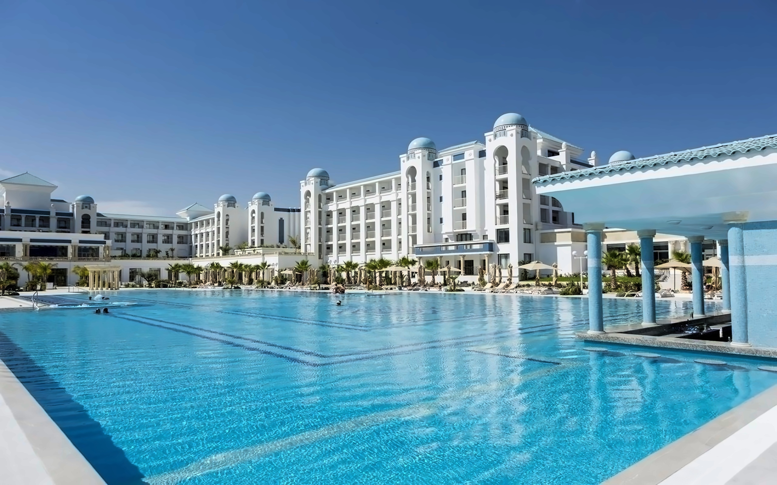 vacanță Tunisia avion Cluj all inclusive hotel Concorde cu piscină