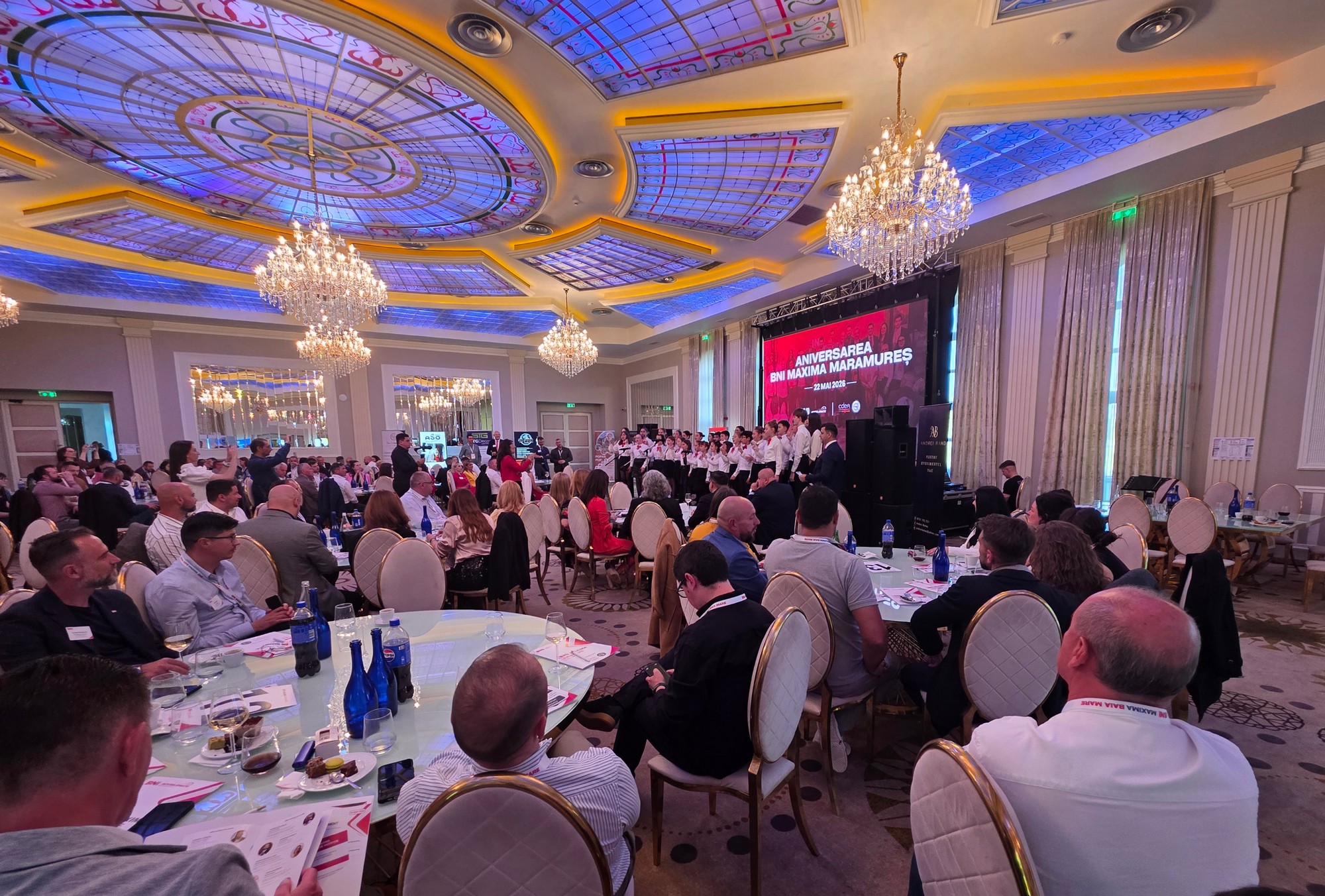 Participanți la gala BNI Maxima Maramureș organizată la Hotel Romanița din Recea