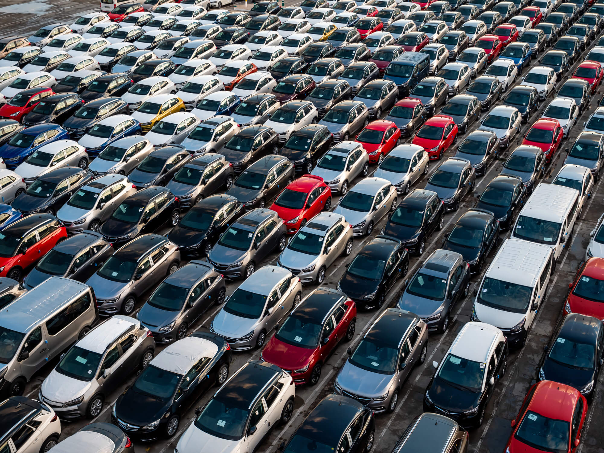 parc auto cu mașini second-hand din Germania și Europa verificate pentru daune și kilometraj modificat