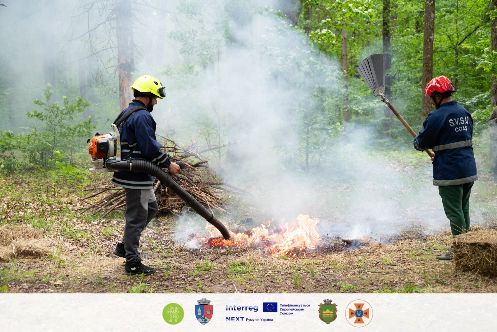 Exercițiu practic de stingere a incendiilor desfășurat de pompierii din România și Ucraina la Coaș